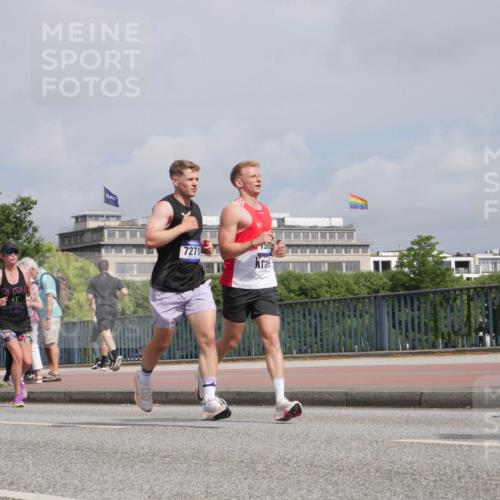 29.06.2025 - hella hamburg halbmarathon Luisa Fischer http://msf.ph/oto/8503628 29.06.2025 10:13:50 Kennedybrücke 7271, 150, 1548, 1781, 2868, 4287, 8171, 8561, 10196 meine-sportfotos.de