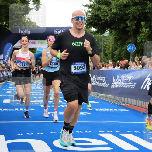 29.06.2025 - hella hamburg halbmarathon Strokosch-Dieckow http://msf.ph/oto/8503660 29.06.2025 10:52:08 Ziel 1482, 2397, 2595, 4837, 5032, 5087, 5093, 5378, 5482, 6897, 7732, 9074, 9082, 12135, 12580, 13726, 14248, 14300, 15275, 15506, 15829, 16003, 16179, 16320, 16591, 16666, 17033, 17130, 18475, 18801 meine-sportfotos.de