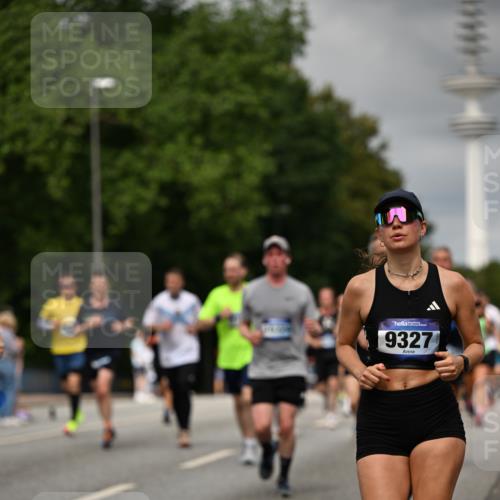 29.06.2025 - hella hamburg halbmarathon Dr. Thomas Lammeyer http://msf.ph/oto/8503709 29.06.2025 10:26:14 Kennedybrücke 1158, 1269, 1294, 1419, 1668, 1958, 1963, 2009, 2063, 2172, 2529, 2815, 2841, 2919, 3108, 3172, 3768, 3825, 3826, 3946, 4046, 4289, 4375, 4376, 5412, 5641, 6103, 6676, 7375, 7612, 7672, 8431, 8860, 8884, 8896, 8954, 8959, 9002, 9062, 9326, 9327, 9483, 9635, 9788, 9807, 10167, 10710, 10787, 10902, 10921, 11425 meine-sportfotos.de