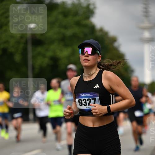 29.06.2025 - hella hamburg halbmarathon Dr. Thomas Lammeyer http://msf.ph/oto/8503751 29.06.2025 10:26:15 Kennedybrücke 1158, 1269, 1294, 1419, 1668, 1958, 1963, 2009, 2063, 2172, 2529, 2841, 2919, 3108, 3172, 3768, 3825, 3826, 3946, 4046, 4289, 4375, 4376, 4556, 5079, 5412, 5641, 6103, 6676, 6805, 7375, 7612, 7672, 8431, 8860, 8884, 8896, 8954, 8959, 9002, 9062, 9326, 9327, 9483, 9635, 9788, 9807, 10167, 10710, 10787, 10902, 10921 meine-sportfotos.de