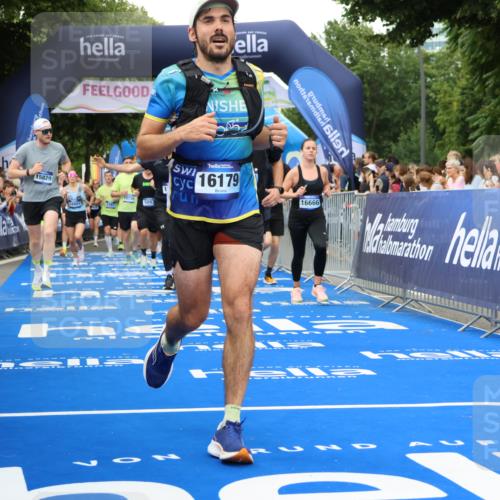29.06.2025 - hella hamburg halbmarathon Strokosch-Dieckow http://msf.ph/oto/8503788 29.06.2025 10:52:03 Ziel 1482, 2397, 2595, 4033, 5093, 5336, 5378, 6390, 6897, 7130, 7409, 7724, 7732, 8413, 8977, 9082, 10057, 12580, 13726, 14248, 15356, 15506, 15829, 16179, 16320, 16666, 17033, 17978, 18801, 18869 meine-sportfotos.de