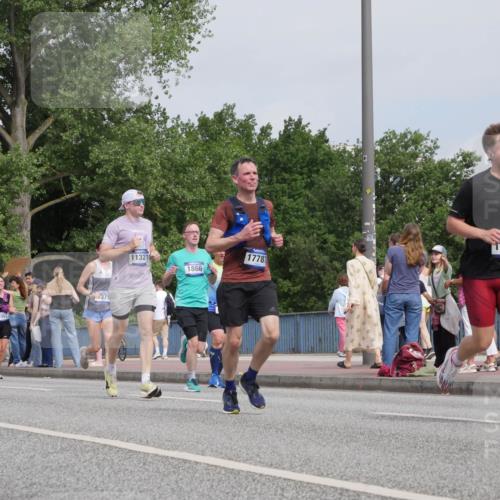 29.06.2025 - hella hamburg halbmarathon Luisa Fischer http://msf.ph/oto/8503793 29.06.2025 10:14:17 Kennedybrücke 3825, 5990, 5991, 379, 11321, 1866, 17787, 0372, 1531, 1866, 1992, 5379, 5990, 5991, 9169, 9191, 10372 meine-sportfotos.de