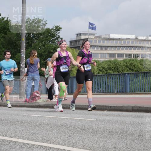 29.06.2025 - hella hamburg halbmarathon Luisa Fischer http://msf.ph/oto/8503839 29.06.2025 10:14:24 Kennedybrücke 13825, 9191, 5990, 5991, 1166, 1866, 1992, 4227, 5254, 5379, 5990, 5991, 9169, 9191, 10428 meine-sportfotos.de