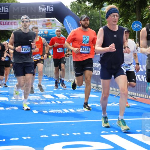 29.06.2025 - hella hamburg halbmarathon Strokosch-Dieckow http://msf.ph/oto/8503892 29.06.2025 10:42:25 Ziel 1209, 1256, 1312, 1353, 1800, 1962, 2233, 3523, 6639, 6770, 7116, 7448, 7693, 7734, 11907, 13446, 13746, 13807, 14226, 15095, 15175, 15270, 15623, 15654, 16281, 16295, 16333, 17016, 17637, 17733, 17911, 18330, 18680 meine-sportfotos.de