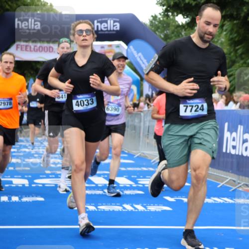 29.06.2025 - hella hamburg halbmarathon Strokosch-Dieckow http://msf.ph/oto/8503993 29.06.2025 10:51:58 Ziel 2818, 2823, 2880, 4033, 4297, 5102, 5336, 6390, 7130, 7409, 7724, 7732, 8413, 8856, 8977, 10057, 13799, 15356, 15506, 15690, 15829, 16179, 16666, 17815, 17962, 17978, 18869 meine-sportfotos.de