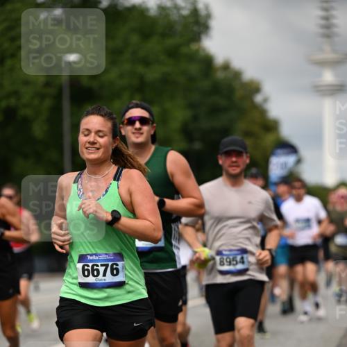 29.06.2025 - hella hamburg halbmarathon Dr. Thomas Lammeyer http://msf.ph/oto/8504018 29.06.2025 10:26:23 Kennedybrücke 1269, 1294, 1419, 1598, 1963, 2009, 2063, 2172, 2919, 3108, 3172, 3458, 3735, 3768, 3910, 3946, 4113, 4114, 4289, 4375, 4376, 4556, 4829, 5079, 6030, 6303, 6676, 6805, 6849, 6977, 7097, 7162, 7375, 7612, 7794, 8431, 8884, 8954, 9062, 9204, 9327, 9516, 9788, 9807, 10167, 10241, 10663, 10710, 10902, 10961, 11046 meine-sportfotos.de