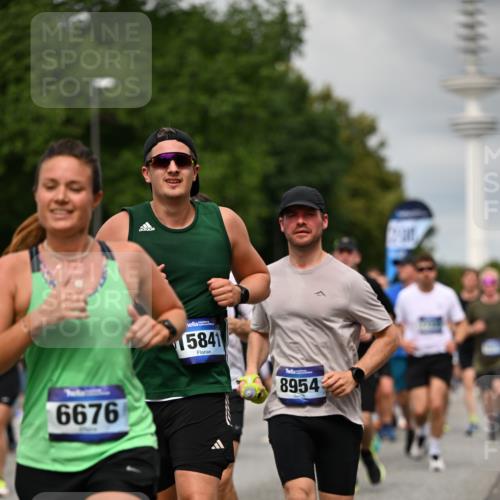 29.06.2025 - hella hamburg halbmarathon Dr. Thomas Lammeyer http://msf.ph/oto/8504026 29.06.2025 10:26:23 Kennedybrücke 1269, 1294, 1419, 1598, 1963, 2009, 2063, 2172, 2919, 3108, 3172, 3458, 3735, 3768, 3910, 3946, 4113, 4114, 4289, 4375, 4376, 4556, 4829, 5079, 6030, 6303, 6676, 6805, 6849, 6977, 7097, 7162, 7375, 7612, 7794, 8431, 8884, 8954, 9062, 9204, 9327, 9516, 9788, 9807, 10167, 10241, 10663, 10710, 10902, 10961, 11046 meine-sportfotos.de