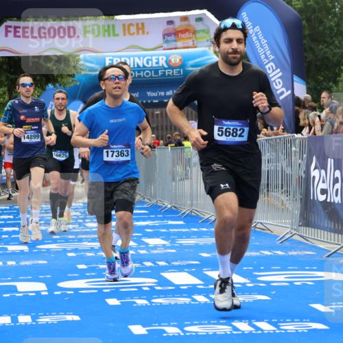 29.06.2025 - hella hamburg halbmarathon Strokosch-Dieckow http://msf.ph/oto/8504029 29.06.2025 10:42:10 Ziel 1441, 1903, 2675, 5682, 7765, 7865, 9365, 10216, 12098, 13709, 14811, 14899, 16626, 16660, 16677, 17182, 17363, 18772, 18802 meine-sportfotos.de