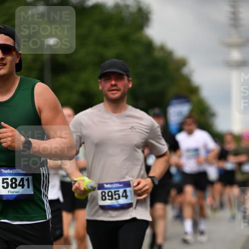29.06.2025 - hella hamburg halbmarathon Dr. Thomas Lammeyer http://msf.ph/oto/8504065 29.06.2025 10:26:24 Kennedybrücke 1269, 1294, 1419, 1598, 1963, 2009, 2063, 2172, 2351, 2919, 3108, 3172, 3458, 3735, 3768, 3910, 3946, 4113, 4114, 4289, 4375, 4376, 4556, 4829, 5079, 6030, 6303, 6676, 6805, 6849, 6977, 7097, 7162, 7375, 7612, 7794, 8431, 8884, 8954, 9062, 9204, 9327, 9516, 9788, 9807, 10167, 10241, 10663, 10710, 10902, 10961, 11046 meine-sportfotos.de