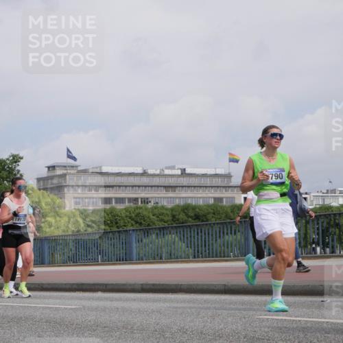 29.06.2025 - hella hamburg halbmarathon Luisa Fischer http://msf.ph/oto/8504082 29.06.2025 10:14:57 Kennedybrücke 19172, 790, 1790, 3746, 3837, 4499, 6966, 7370, 9119, 9253, 9254, 9405 meine-sportfotos.de
