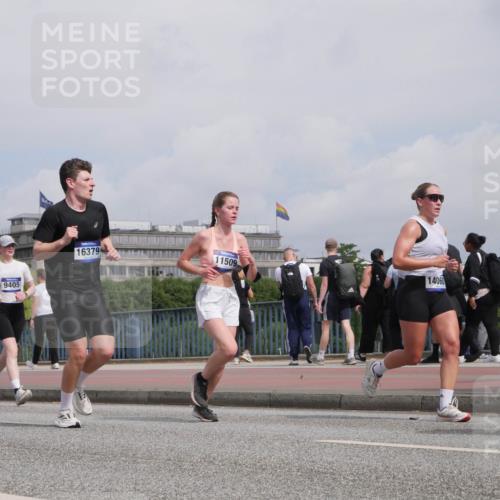 29.06.2025 - hella hamburg halbmarathon Luisa Fischer http://msf.ph/oto/8504135 29.06.2025 10:15:03 Kennedybrücke 9405, 16379, 11509, 14060, 3746, 4499, 6966, 8206, 8207, 9119, 9253, 9405 meine-sportfotos.de
