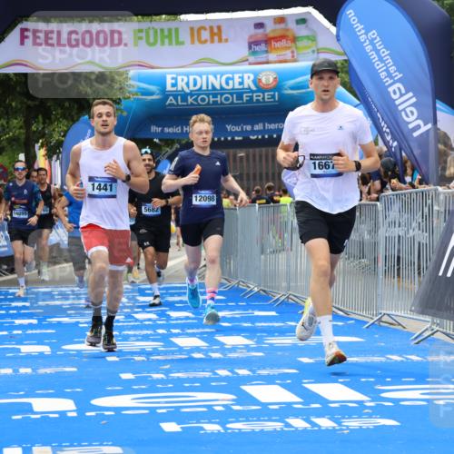 29.06.2025 - hella hamburg halbmarathon Strokosch-Dieckow http://msf.ph/oto/8504160 29.06.2025 10:42:06 Ziel 1441, 5682, 5690, 6593, 7765, 9365, 10216, 11417, 12098, 12292, 13196, 13709, 14899, 15846, 16626, 16677, 17363, 17864, 17926, 18772, 18802, 18920, 19046 meine-sportfotos.de