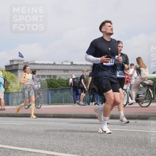 29.06.2025 - hella hamburg halbmarathon Luisa Fischer http://msf.ph/oto/8504164 29.06.2025 10:15:07 Kennedybrücke 8206, 581, 53, 18949, 1249, 1850, 3182, 3248, 3262, 4499, 5176, 6871, 8206, 8207, 9253, 9405 meine-sportfotos.de