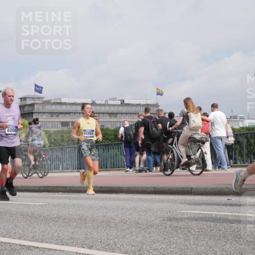 29.06.2025 - hella hamburg halbmarathon Luisa Fischer http://msf.ph/oto/8504170 29.06.2025 10:15:08 Kennedybrücke 8201, 8206, 11581, 1249, 1850, 3182, 3248, 3262, 4453, 4499, 5176, 6822, 6871, 8206, 8207, 9253 meine-sportfotos.de
