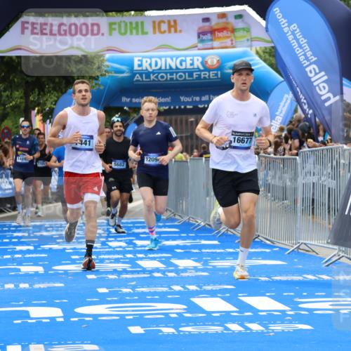 29.06.2025 - hella hamburg halbmarathon Strokosch-Dieckow http://msf.ph/oto/8504208 29.06.2025 10:42:06 Ziel 1441, 5682, 5690, 6593, 7765, 9365, 10216, 11417, 12098, 12292, 13196, 13709, 14899, 15846, 16626, 16677, 17363, 17864, 17926, 18772, 18802, 18920, 19046 meine-sportfotos.de