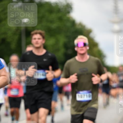 29.06.2025 - hella hamburg halbmarathon Dr. Thomas Lammeyer http://msf.ph/oto/8504291 29.06.2025 10:26:30 Kennedybrücke 1269, 1294, 1419, 1598, 1963, 2063, 2172, 2351, 2919, 3108, 3172, 3458, 3735, 3768, 3910, 3946, 4113, 4114, 4375, 4376, 4556, 4559, 4829, 5079, 6030, 6303, 6307, 6676, 6805, 6849, 6899, 6977, 7097, 7162, 7794, 8511, 8884, 8954, 9204, 9516, 9788, 9807, 10167, 10241, 10663, 10710, 10739, 10902, 10961, 11046 meine-sportfotos.de