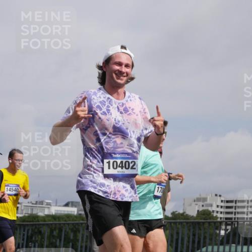 29.06.2025 - hella hamburg halbmarathon Luisa Fischer http://msf.ph/oto/8504351 29.06.2025 10:15:31 Kennedybrücke 1849, 14540, 10402, 170, 3363, 5150, 7014, 8917, 10067, 10402, 10409 meine-sportfotos.de