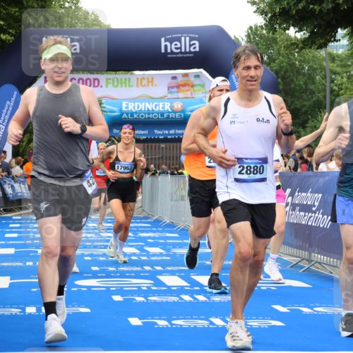 29.06.2025 - hella hamburg halbmarathon Strokosch-Dieckow http://msf.ph/oto/8504400 29.06.2025 10:51:51 Ziel 2396, 2818, 2823, 2880, 4033, 4297, 5102, 6390, 7224, 7409, 7724, 8710, 8819, 8856, 9793, 9959, 10057, 12224, 13799, 15427, 15690, 15727, 16907, 17682, 17815, 17962, 18869, 19053, 19137 meine-sportfotos.de