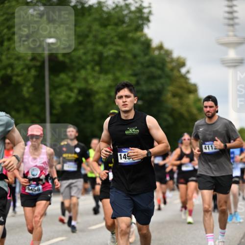 29.06.2025 - hella hamburg halbmarathon Dr. Thomas Lammeyer http://msf.ph/oto/8504430 29.06.2025 10:26:36 Kennedybrücke 1294, 1419, 1598, 1963, 2063, 2172, 2351, 2919, 3108, 3172, 3458, 3735, 3768, 3910, 3946, 3995, 4113, 4114, 4131, 4366, 4556, 4559, 4829, 4970, 5079, 6030, 6049, 6303, 6307, 6805, 6820, 6826, 6849, 6899, 6977, 7097, 7162, 7794, 7925, 8511, 8855, 8884, 8931, 8954, 9204, 9516, 9807, 10065, 10210, 10241, 10663, 10710, 10739, 10961, 11046 meine-sportfotos.de
