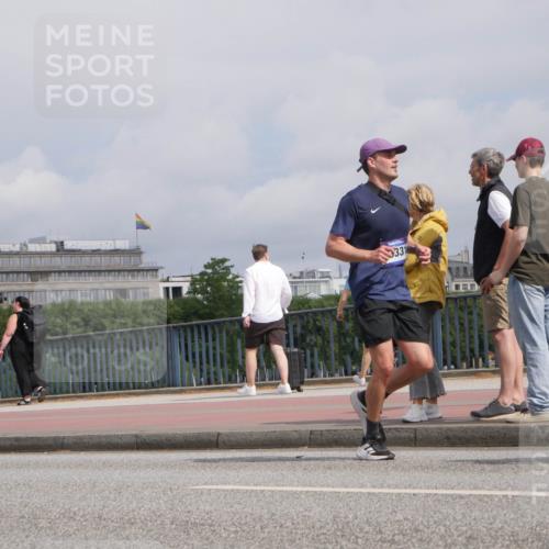 29.06.2025 - hella hamburg halbmarathon Luisa Fischer http://msf.ph/oto/8504614 29.06.2025 10:16:10 Kennedybrücke 331, 1007, 1328, 4554, 5597, 5598, 8115, 8279, 9527 meine-sportfotos.de