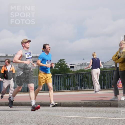 29.06.2025 - hella hamburg halbmarathon Luisa Fischer http://msf.ph/oto/8504683 29.06.2025 10:16:20 Kennedybrücke 950, 7346, 3218, 1007, 1859, 2961, 2987, 3218, 3729, 4950, 5232, 6026, 7346, 8913, 9128 meine-sportfotos.de