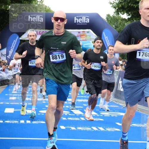 29.06.2025 - hella hamburg halbmarathon Strokosch-Dieckow http://msf.ph/oto/8504707 29.06.2025 10:51:45 Ziel 2396, 2818, 2823, 2880, 4297, 6286, 7224, 8710, 8819, 8856, 9793, 9959, 12224, 14012, 14458, 15427, 15496, 15727, 15831, 15899, 16907, 17682, 17815, 17962, 19020, 19053, 19137 meine-sportfotos.de