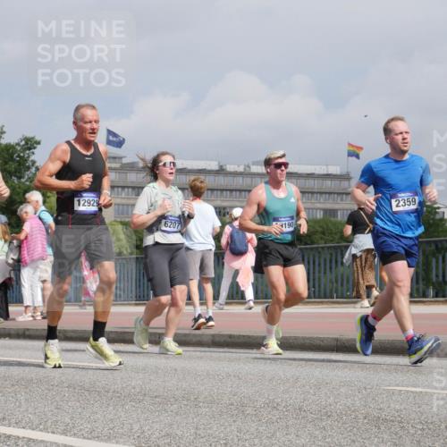 29.06.2025 - hella hamburg halbmarathon Luisa Fischer http://msf.ph/oto/8504796 29.06.2025 10:16:32 Kennedybrücke 2928, 12929, 2359, 6207, 190, 1194, 1939, 2055, 2359, 2721, 2904, 6207, 7460, 9612 meine-sportfotos.de