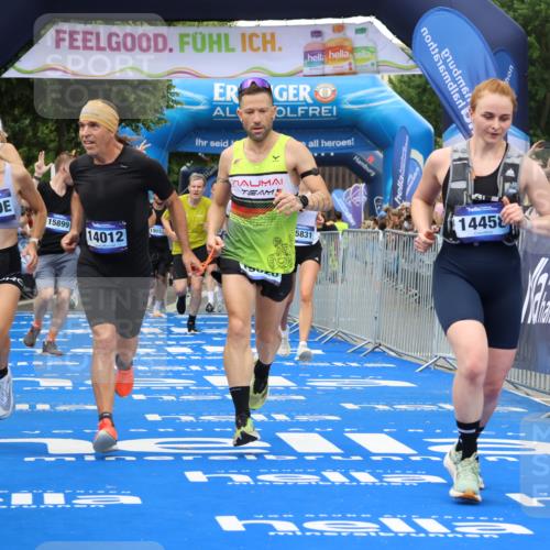 29.06.2025 - hella hamburg halbmarathon Strokosch-Dieckow http://msf.ph/oto/8504824 29.06.2025 10:51:39 Ziel 2396, 5008, 6286, 7224, 8710, 8819, 10691, 12224, 13327, 14012, 14458, 15496, 15727, 15831, 15899, 17682, 19007, 19020, 19053 meine-sportfotos.de