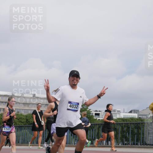 29.06.2025 - hella hamburg halbmarathon Luisa Fischer http://msf.ph/oto/8504854 29.06.2025 10:16:51 Kennedybrücke 1747, 4032, 1747, 2891, 4032, 4962, 5719, 7462, 8673, 9141, 9886, 10442, 10443 meine-sportfotos.de