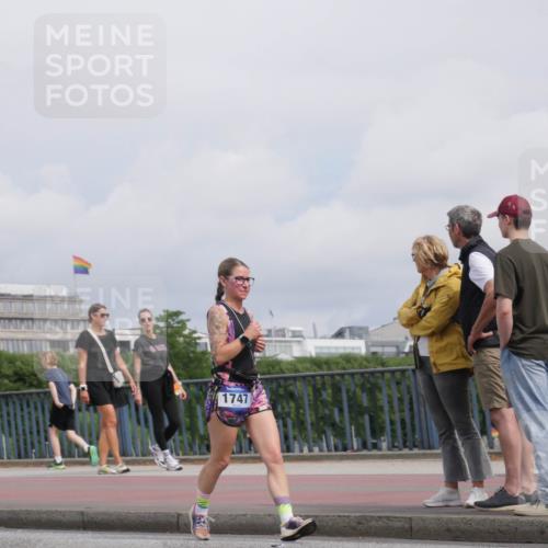29.06.2025 - hella hamburg halbmarathon Luisa Fischer http://msf.ph/oto/8504863 29.06.2025 10:16:53 Kennedybrücke 1747, 1747, 4032, 4962, 5719, 8673, 9141, 9886, 10442, 10443 meine-sportfotos.de