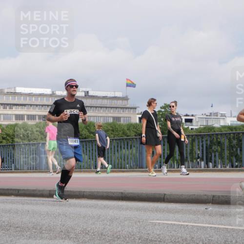 29.06.2025 - hella hamburg halbmarathon Luisa Fischer http://msf.ph/oto/8504869 29.06.2025 10:16:53 Kennedybrücke 5719, 18041, 1747, 1747, 4032, 4962, 5719, 8673, 9141, 9886, 10442, 10443 meine-sportfotos.de