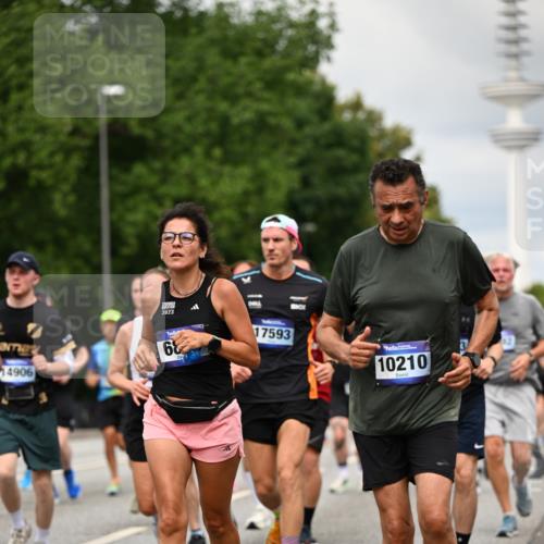 29.06.2025 - hella hamburg halbmarathon Dr. Thomas Lammeyer http://msf.ph/oto/8504874 29.06.2025 10:26:52 Kennedybrücke 2351, 2479, 2744, 2886, 3430, 3600, 3601, 3910, 3995, 4131, 4190, 4266, 4366, 4559, 4829, 4970, 6048, 6049, 6307, 6820, 6826, 6881, 6899, 7188, 7190, 7276, 7925, 8511, 8855, 8931, 9392, 10065, 10210, 10432, 10573, 10739, 10917, 11046 meine-sportfotos.de
