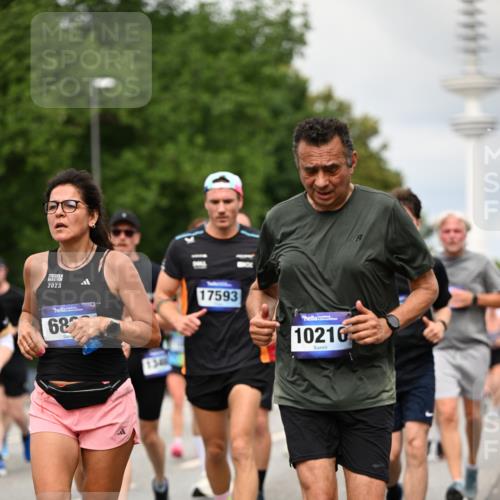29.06.2025 - hella hamburg halbmarathon Dr. Thomas Lammeyer http://msf.ph/oto/8504891 29.06.2025 10:26:53 Kennedybrücke 2351, 2479, 2744, 2886, 3430, 3600, 3601, 3910, 3995, 4131, 4190, 4266, 4366, 4559, 4970, 6048, 6049, 6307, 6820, 6826, 6881, 6899, 7188, 7190, 7276, 7925, 8511, 8855, 8931, 9392, 10065, 10210, 10432, 10573, 10739, 10917, 11046 meine-sportfotos.de