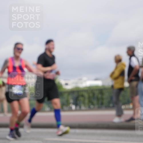 29.06.2025 - hella hamburg halbmarathon Luisa Fischer http://msf.ph/oto/8504940 29.06.2025 10:17:04 Kennedybrücke 1406, 3939, 6089, 7802, 8001, 9845 meine-sportfotos.de