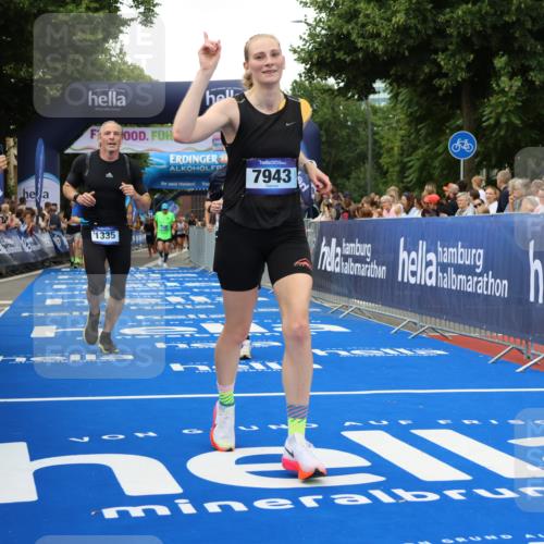 29.06.2025 - hella hamburg halbmarathon Strokosch-Dieckow http://msf.ph/oto/8504979 29.06.2025 10:51:29 Ziel 1335, 2411, 2946, 5008, 5820, 7943, 9214, 9656, 10691, 11422, 13327, 13403, 13792, 15871, 15950, 16357, 17131, 19007 meine-sportfotos.de