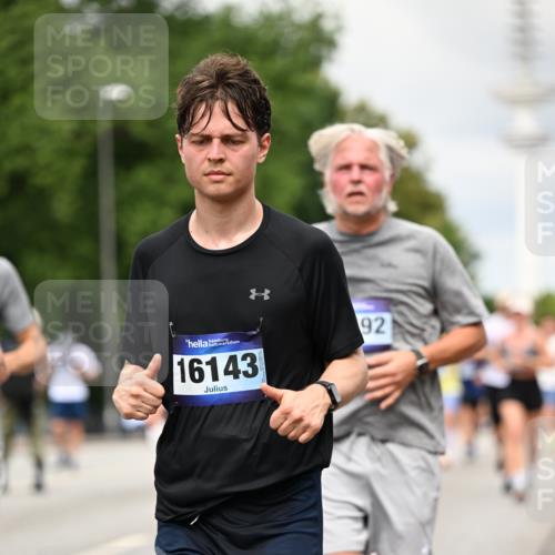 29.06.2025 - hella hamburg halbmarathon Dr. Thomas Lammeyer http://msf.ph/oto/8504996 29.06.2025 10:26:56 Kennedybrücke 2479, 2514, 2744, 2886, 3430, 3600, 3601, 3769, 3995, 4131, 4190, 4266, 4366, 4559, 4969, 4970, 5838, 6048, 6049, 6747, 6820, 6826, 6881, 6899, 7188, 7190, 7276, 7891, 7925, 8855, 8931, 9256, 9392, 10065, 10210, 10432, 10573, 10739, 10917 meine-sportfotos.de