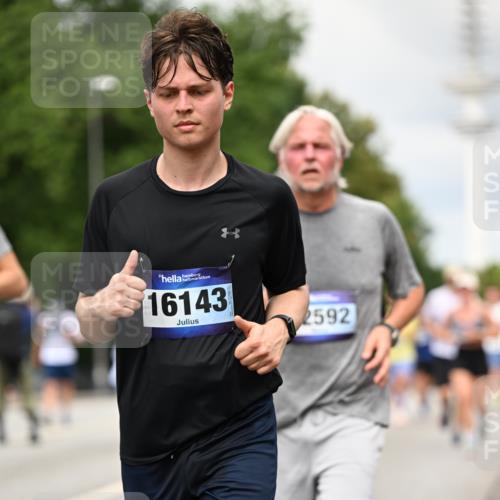 29.06.2025 - hella hamburg halbmarathon Dr. Thomas Lammeyer http://msf.ph/oto/8505002 29.06.2025 10:26:56 Kennedybrücke 2479, 2514, 2744, 2886, 3430, 3600, 3601, 3769, 3995, 4131, 4190, 4266, 4366, 4559, 4969, 4970, 5838, 6048, 6049, 6747, 6820, 6826, 6881, 6899, 7188, 7190, 7276, 7891, 7925, 8855, 8931, 9256, 9392, 10065, 10210, 10432, 10573, 10739, 10917 meine-sportfotos.de