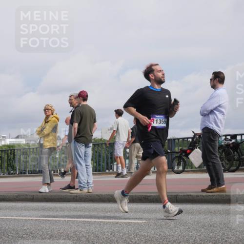 29.06.2025 - hella hamburg halbmarathon Luisa Fischer http://msf.ph/oto/8505004 29.06.2025 10:17:10 Kennedybrücke 1355, 1406, 2990, 3939, 5546, 5670, 6083, 7209, 7802, 7840, 7991, 8001, 8147, 8409, 9845 meine-sportfotos.de