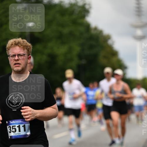 29.06.2025 - hella hamburg halbmarathon Dr. Thomas Lammeyer http://msf.ph/oto/8505068 29.06.2025 10:26:59 Kennedybrücke 2479, 2514, 2744, 2886, 3003, 3430, 3600, 3601, 3769, 3995, 4131, 4190, 4266, 4366, 4559, 4969, 4970, 5838, 6048, 6049, 6747, 6820, 6826, 6881, 6899, 7188, 7190, 7276, 7891, 7925, 8355, 8855, 8931, 9256, 9392, 10065, 10210, 10432, 10573, 10739, 10917 meine-sportfotos.de