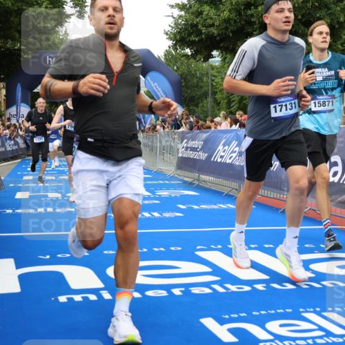 29.06.2025 - hella hamburg halbmarathon Strokosch-Dieckow http://msf.ph/oto/8505097 29.06.2025 10:51:28 Ziel 1335, 2364, 2411, 2946, 5008, 5820, 7943, 8989, 9214, 9656, 10691, 11124, 11422, 13403, 13792, 15871, 15950, 16357, 17131, 18489, 19007 meine-sportfotos.de