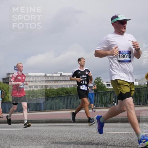 29.06.2025 - hella hamburg halbmarathon Luisa Fischer http://msf.ph/oto/8505146 29.06.2025 10:17:26 Kennedybrücke 1097, 8, 583, 3020, 18015, 1071, 1131, 1480, 3020, 3025, 3728, 3756, 3834, 5191, 6366, 6717, 7442, 8055, 9173, 9663, 10224, 10610 meine-sportfotos.de