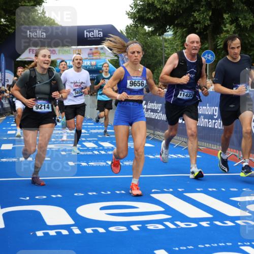 29.06.2025 - hella hamburg halbmarathon Strokosch-Dieckow http://msf.ph/oto/8505179 29.06.2025 10:51:25 Ziel 1335, 2364, 2411, 2636, 2718, 2946, 4814, 5820, 6776, 7943, 8989, 9214, 9656, 10691, 11124, 11422, 13047, 13403, 13792, 14865, 14994, 15871, 15950, 16357, 17131, 18489 meine-sportfotos.de