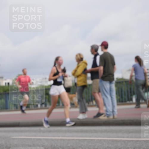 29.06.2025 - hella hamburg halbmarathon Luisa Fischer http://msf.ph/oto/8505243 29.06.2025 10:17:37 Kennedybrücke 1071, 1728, 3025, 3454, 3691, 6181, 6717, 6724, 7446, 7447, 8055, 8563, 8755, 9173, 10224 meine-sportfotos.de