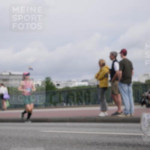 29.06.2025 - hella hamburg halbmarathon Luisa Fischer http://msf.ph/oto/8505312 29.06.2025 10:17:47 Kennedybrücke 136, 2046, 2690, 4641, 7195, 7446, 7447, 7881, 8275, 8522, 8563, 8854, 8892, 9709, 10589, 10717 meine-sportfotos.de