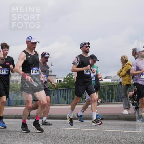 29.06.2025 - hella hamburg halbmarathon Luisa Fischer http://msf.ph/oto/8505418 29.06.2025 10:17:59 Kennedybrücke 15, 8239, 6710, 11271, 95, 5608, 1745, 296, 1296, 1379, 1524, 1575, 1745, 2281, 3507, 3509, 3650, 4495, 4641, 5608, 5800, 5981, 6317, 6710, 7439, 8239, 8256, 9911, 9975, 10589, 10717, 10858 meine-sportfotos.de