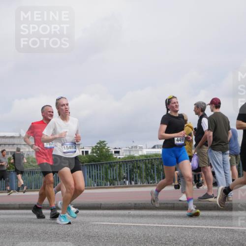 29.06.2025 - hella hamburg halbmarathon Luisa Fischer http://msf.ph/oto/8505457 29.06.2025 10:18:03 Kennedybrücke 6317, 157, 15482, 4495, 1296, 1379, 1524, 1575, 3513, 3650, 4495, 5608, 5981, 6248, 6317, 6710, 7439, 8256, 8609, 9911, 9975, 10858 meine-sportfotos.de