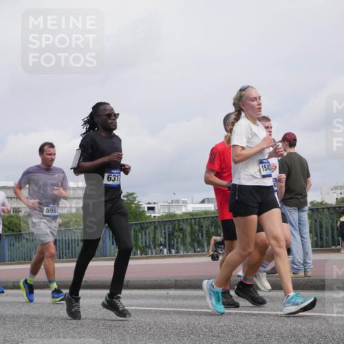 29.06.2025 - hella hamburg halbmarathon Luisa Fischer http://msf.ph/oto/8505467 29.06.2025 10:18:04 Kennedybrücke 7439, 5981, 6311, 15487, 1379, 1524, 1575, 3513, 3650, 4495, 5981, 6248, 6317, 6710, 7439, 8237, 8256, 8609, 9911, 9975, 10858 meine-sportfotos.de