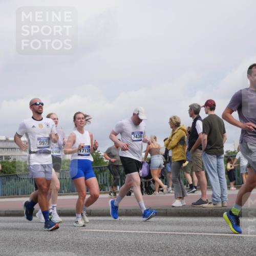29.06.2025 - hella hamburg halbmarathon Luisa Fischer http://msf.ph/oto/8505476 29.06.2025 10:18:05 Kennedybrücke 9975, 0858, 17128, 7439, 598, 1379, 1524, 1575, 3513, 3650, 4495, 5271, 5981, 6248, 6317, 7439, 8237, 8609, 9911, 9975, 10858 meine-sportfotos.de