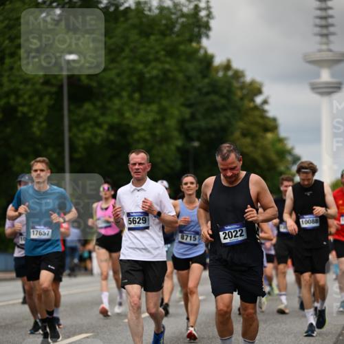 29.06.2025 - hella hamburg halbmarathon Dr. Thomas Lammeyer http://msf.ph/oto/8505490 29.06.2025 10:27:15 Kennedybrücke 1029, 1372, 1853, 2022, 2294, 2514, 3003, 3029, 3600, 3601, 3769, 4793, 4969, 5223, 5629, 5798, 5838, 6048, 6578, 6747, 6784, 6785, 7266, 7891, 7919, 8355, 8715, 9256, 9301, 9512, 10088, 10432 meine-sportfotos.de