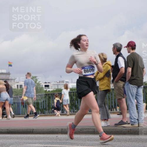 29.06.2025 - hella hamburg halbmarathon Luisa Fischer http://msf.ph/oto/8505511 29.06.2025 10:18:11 Kennedybrücke 6248, 8609, 1524, 3513, 3650, 4492, 4494, 5271, 5739, 5986, 6248, 7809, 7810, 8237, 8609, 9423, 9997 meine-sportfotos.de